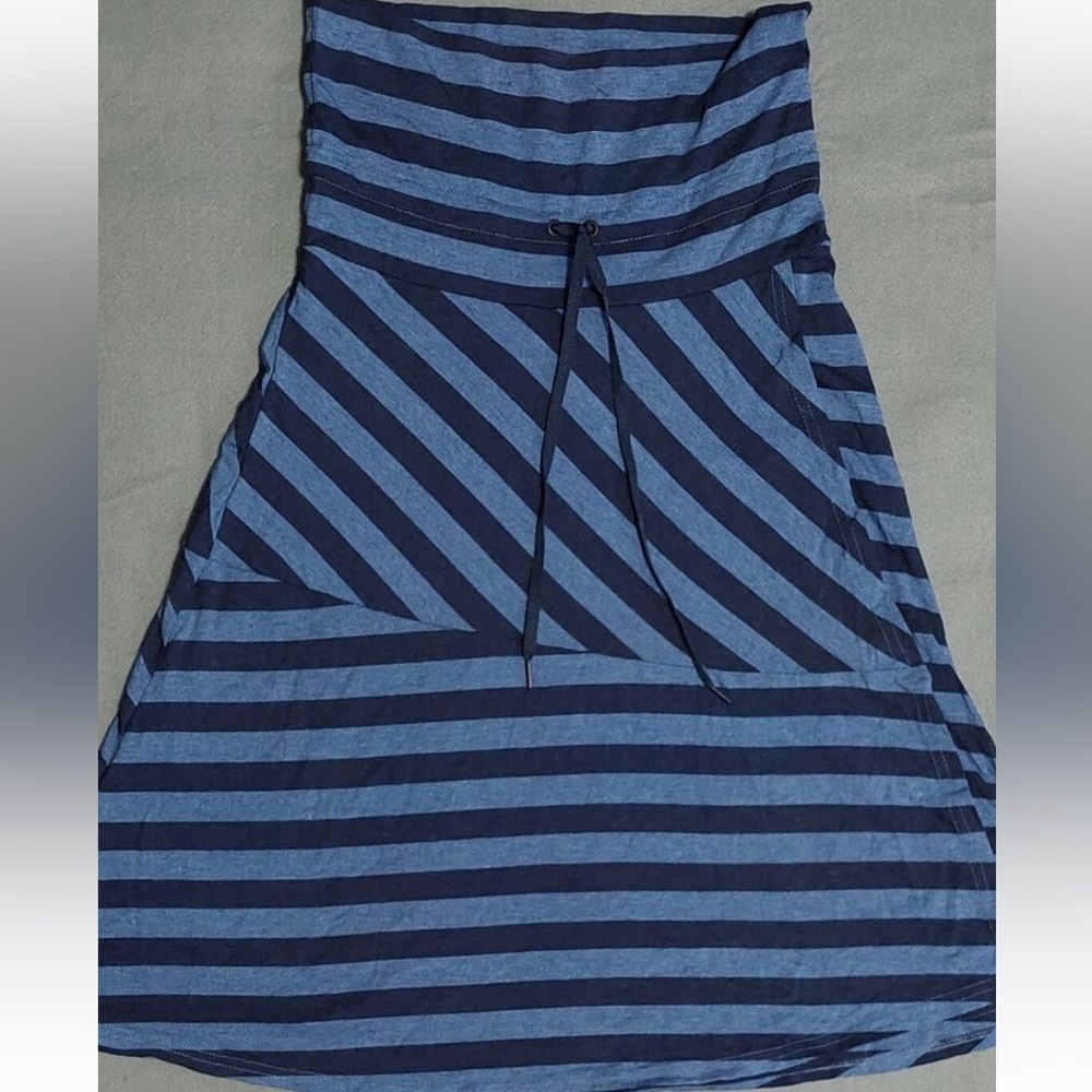 Athleta Women's Tiered Blue Black Striped Skirt Waist Band Zip Pocket Size MP